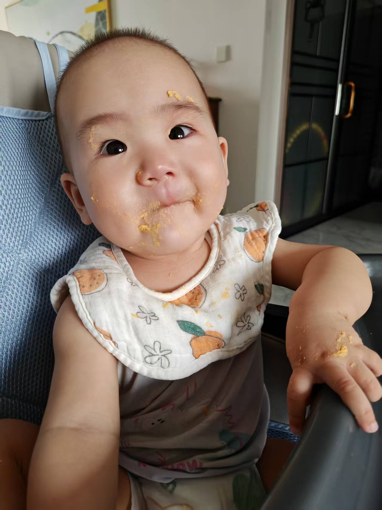 二宝鸡蛋黄吃了一脸2