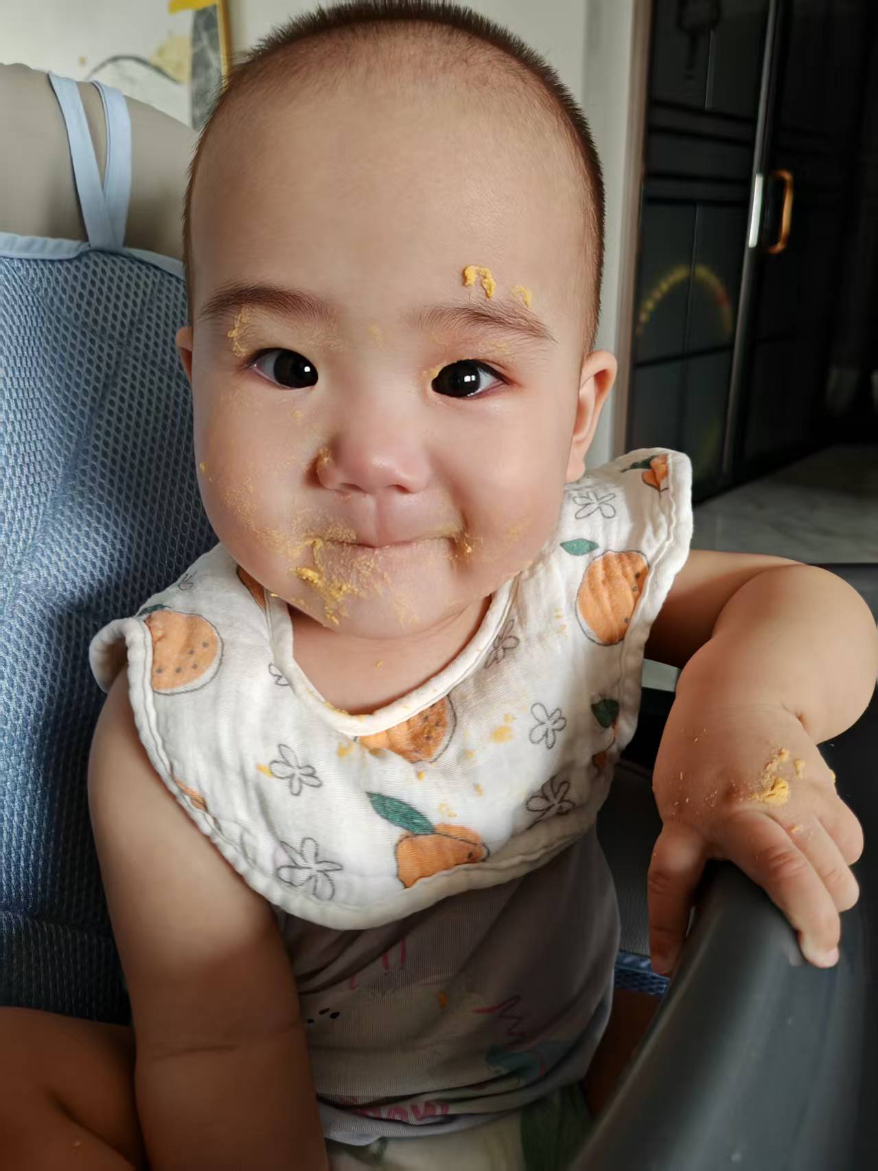 二宝鸡蛋黄吃了一脸1