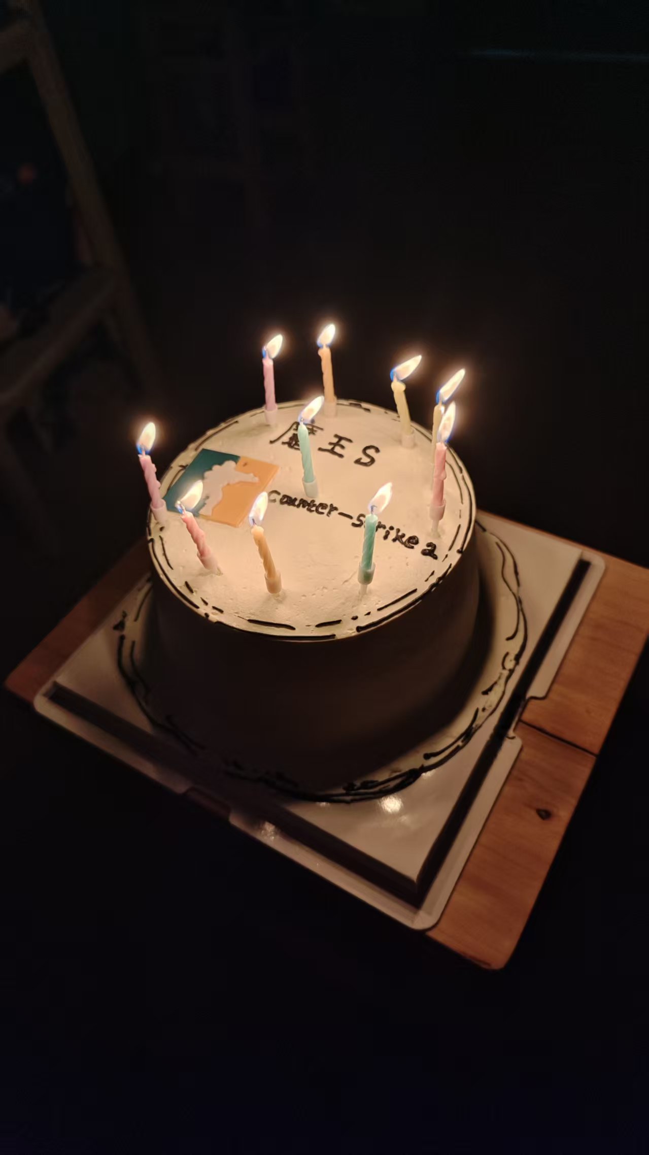 提前祝我生日快乐,因为明天还要上课,所以今天就把生日过了,。