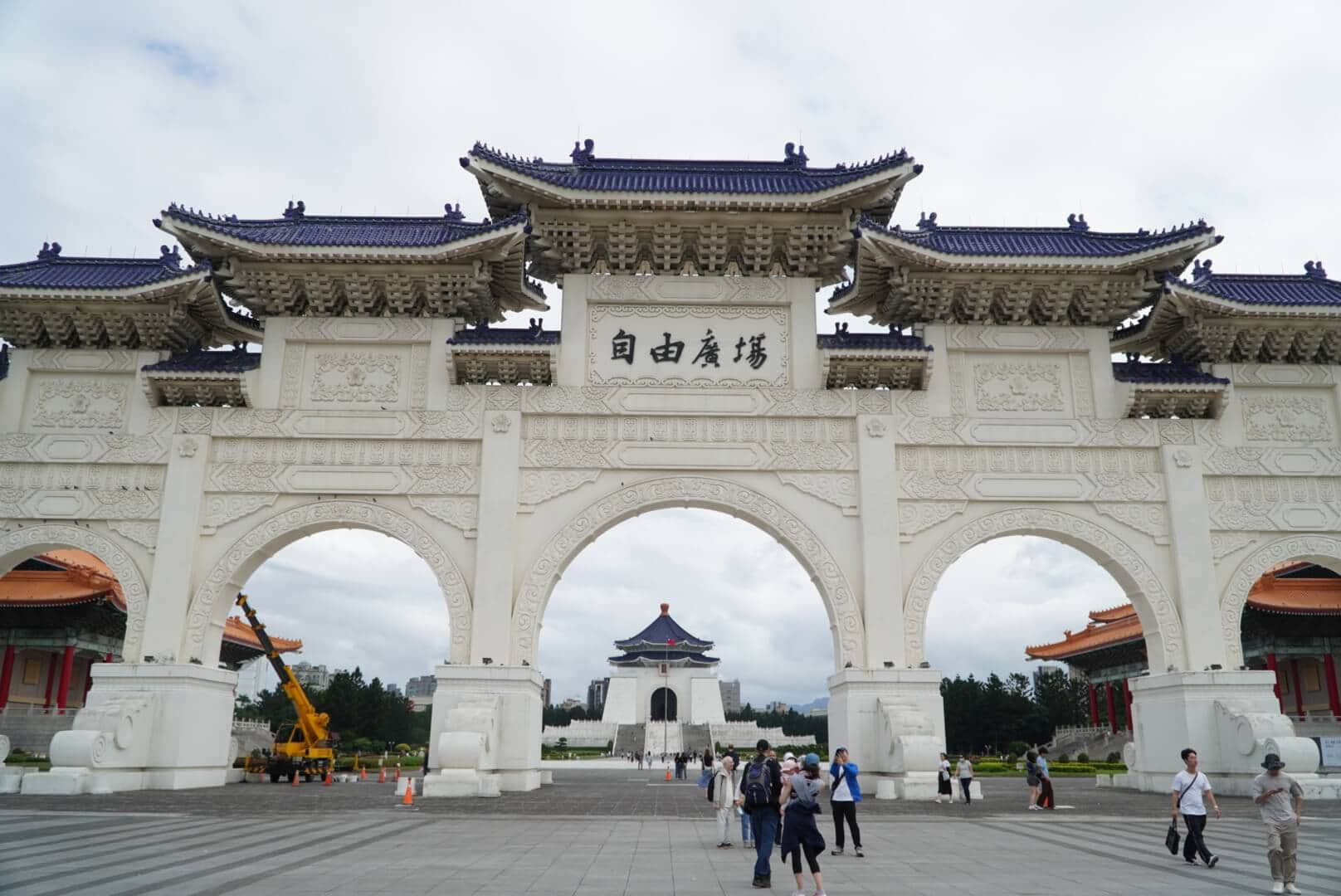 自由广场牌坊