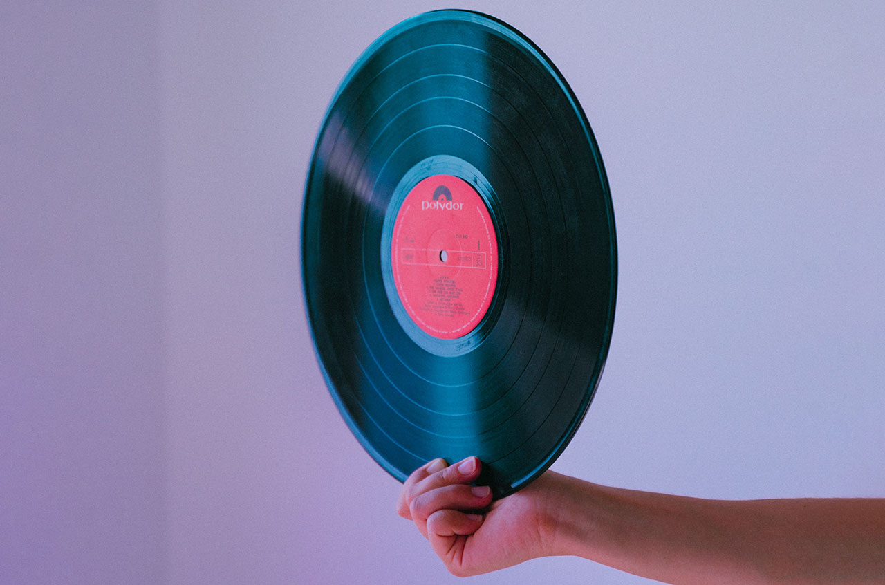 纯css实现黑胶唱片信息卡片