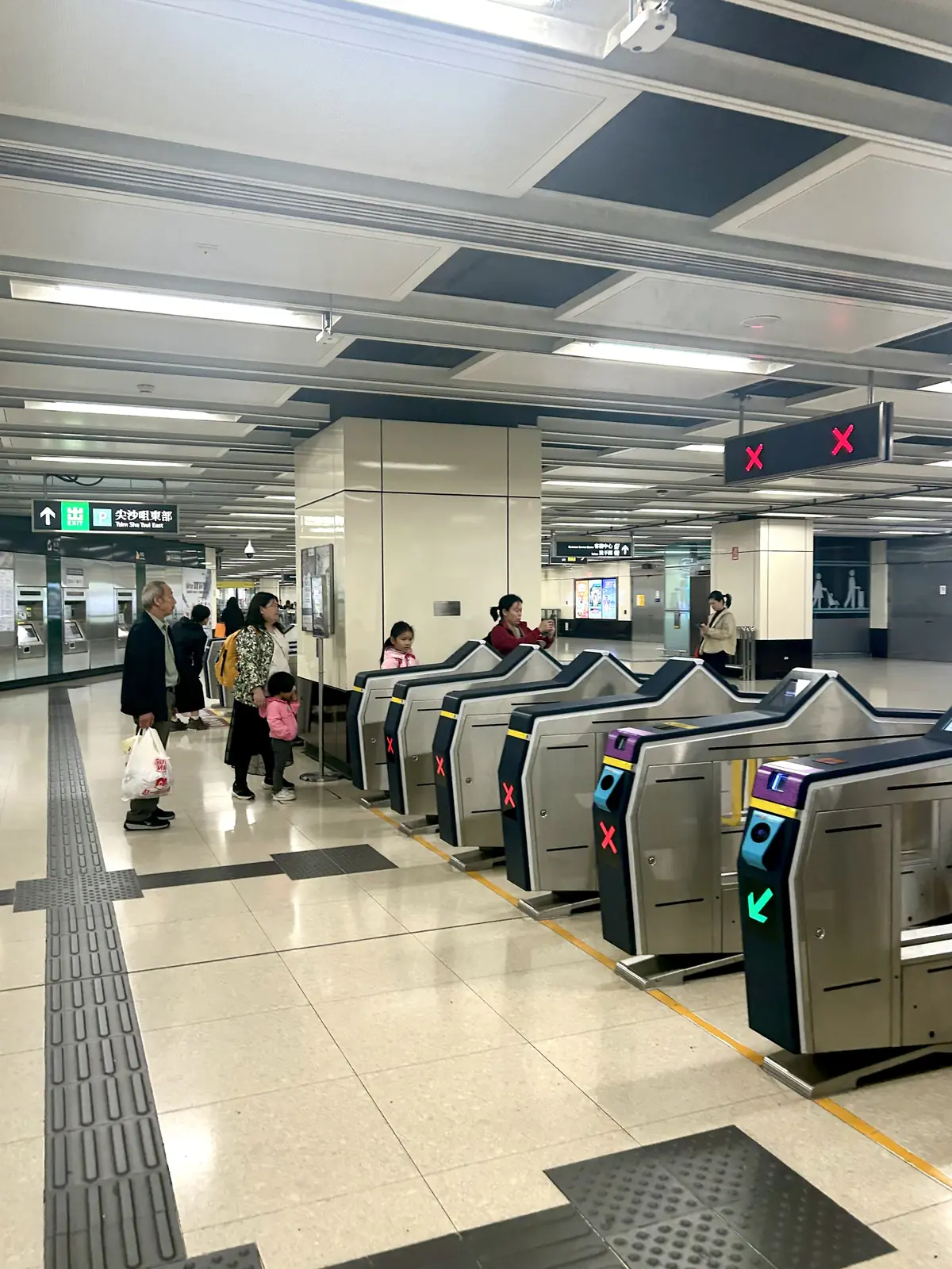 尖东站J口，在https://blog.carkree.com/posts/2025593130/#%E5%B0%96%E6%B2%99%E5%92%80 中有它之前的样子