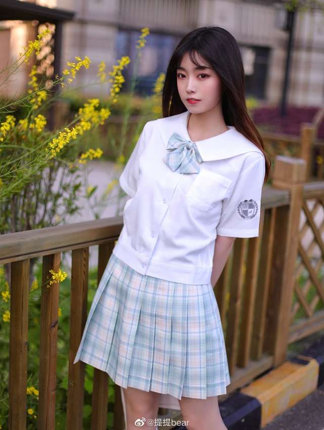 6a619c9562434.jpg